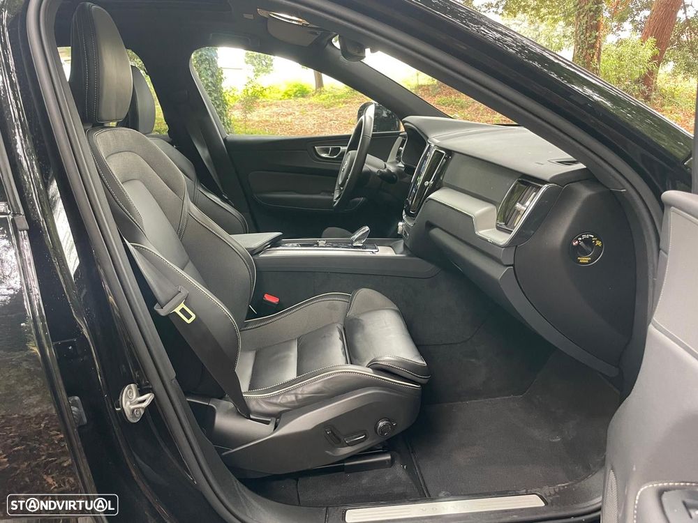 Volvo XC 60 2.0 T6 PHEV Black Edition AWD - 28