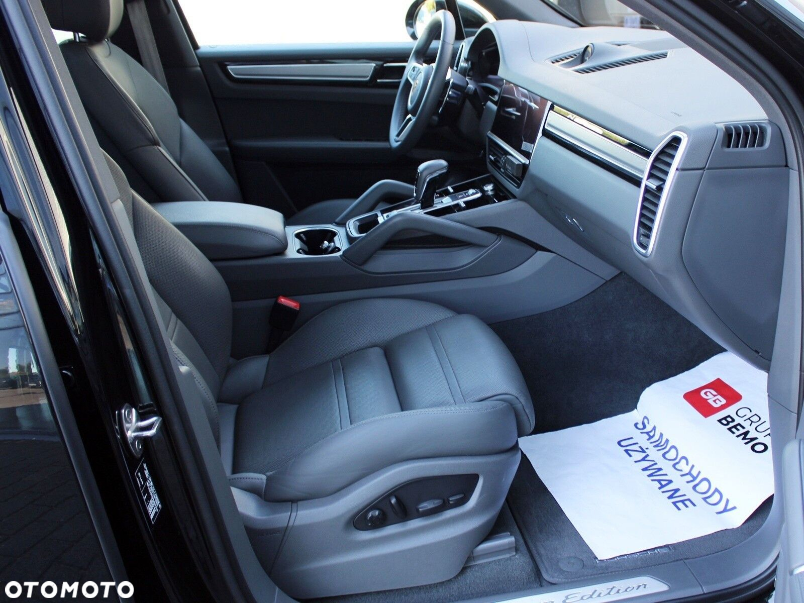 Porsche Cayenne Platinum Edition - 18