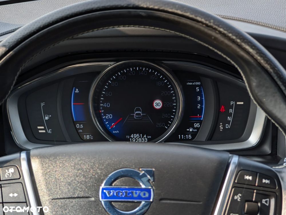 Volvo XC 60 D4 Geartronic RDesign - 27