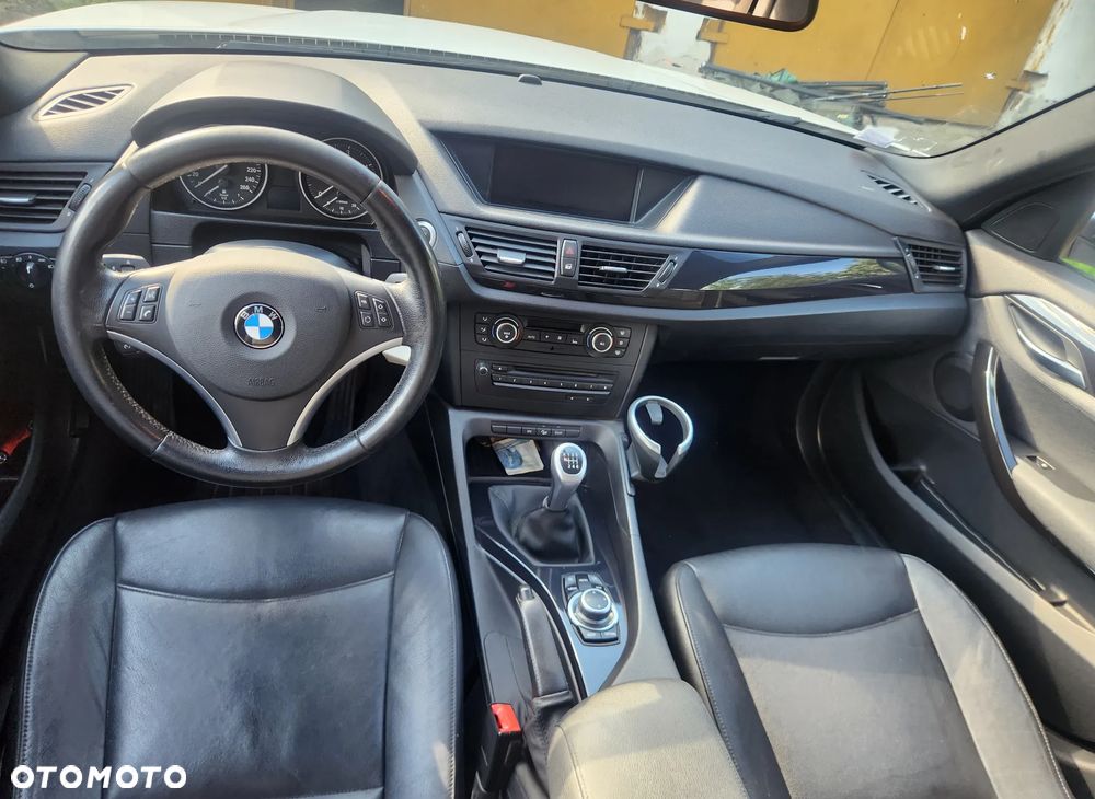 BMW X1 xDrive18d xLine - 23