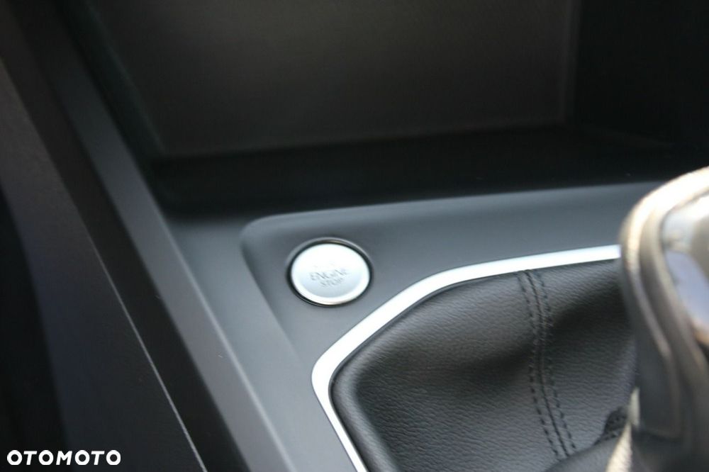 Volkswagen Golf - 23