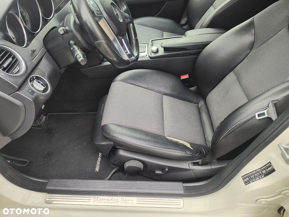 Mercedes-Benz Klasa C 250 CDI DPF 4Matic 7G-TRONIC BlueEFFICIENCY Avantgarde - 14