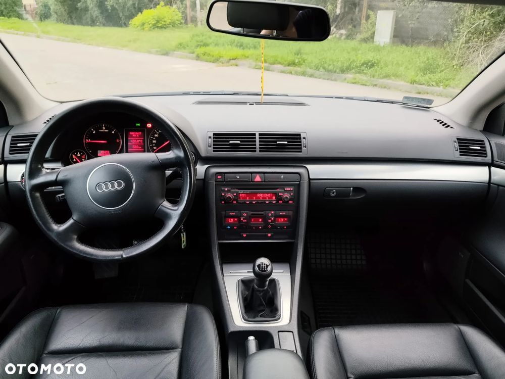 Audi A4 Limousine - 11