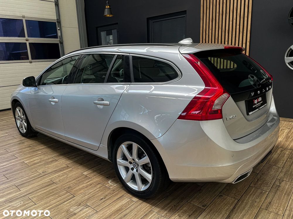 Volvo V60 D4 Geartronic Summum - 11
