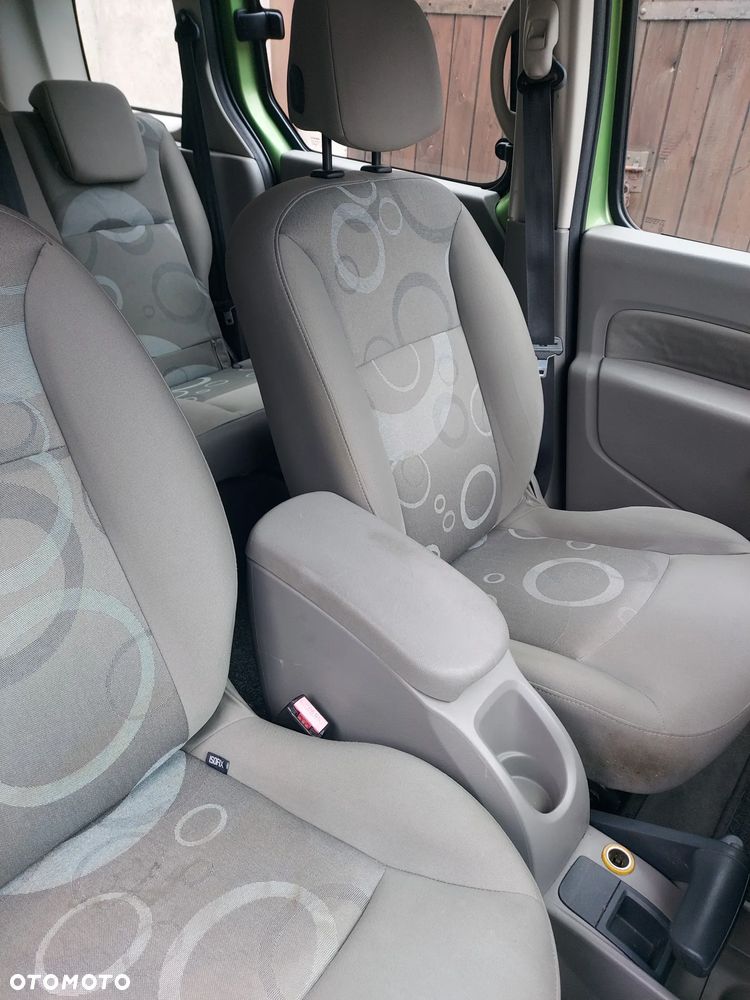 Renault Kangoo 1.6 8V Happy Family - 10
