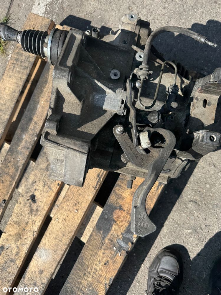 Dacia duster skrzynia biegów manual 1.6 CE JR5 cejr5 jr5187 JR5187 8200942132 a002691 - 8