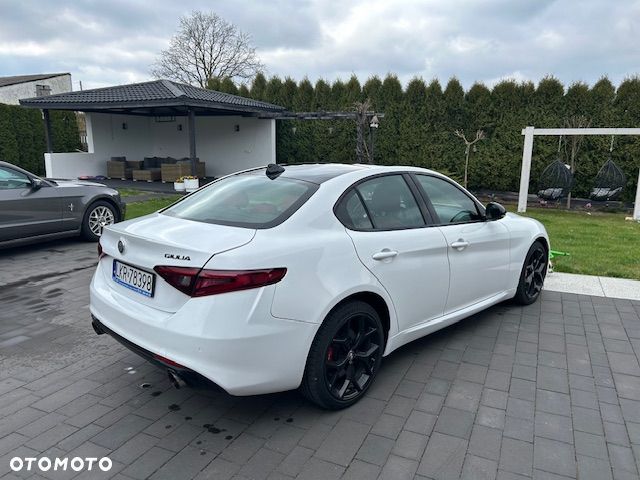 Alfa Romeo Giulia 2.0 Turbo 16V AT8-Q4 Veloce - 2
