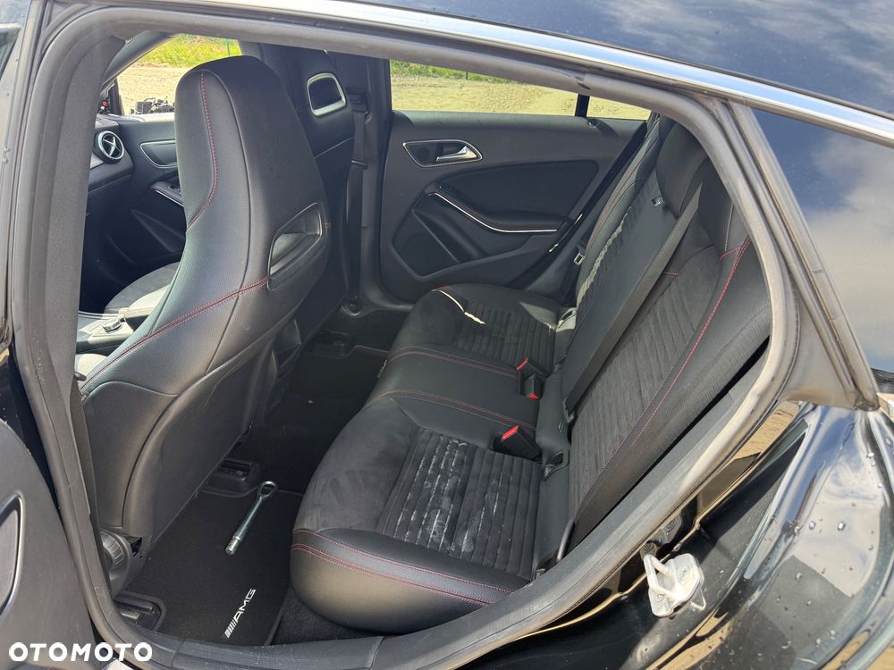 Mercedes-Benz CLA 200 d 7G-DCT SCORE - 15
