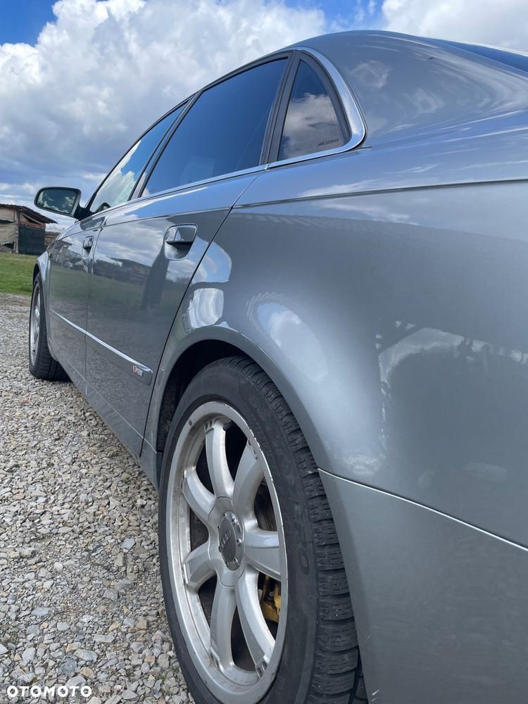 Audi A4 Limousine - 8