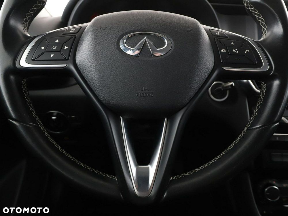 Infiniti Q30 - 22