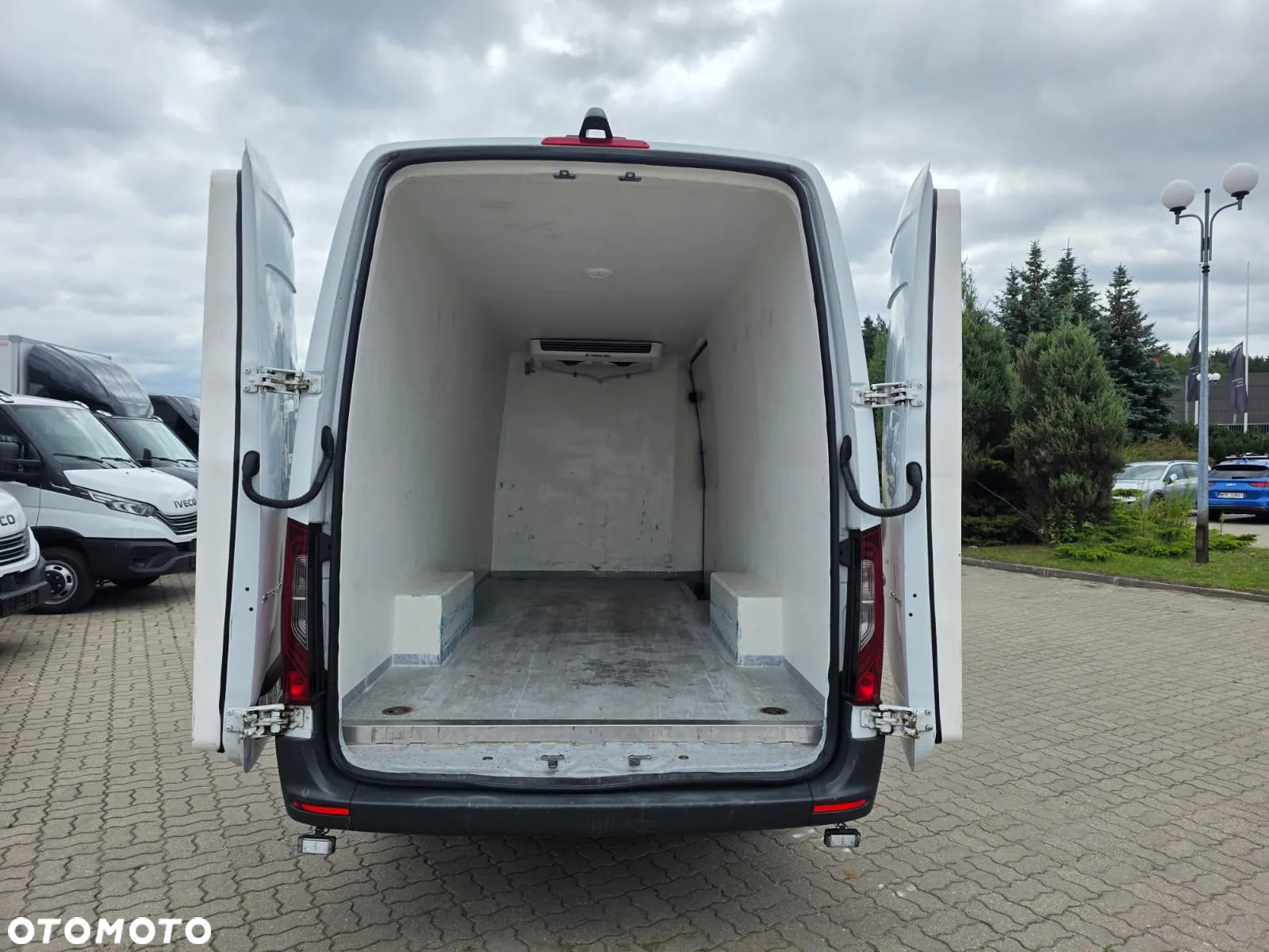 Mercedes-Benz 319 Chłodnia Mroźnia Maxi Balszak Krajowy Automat Silnik 3l 190 KM + 230V - 4