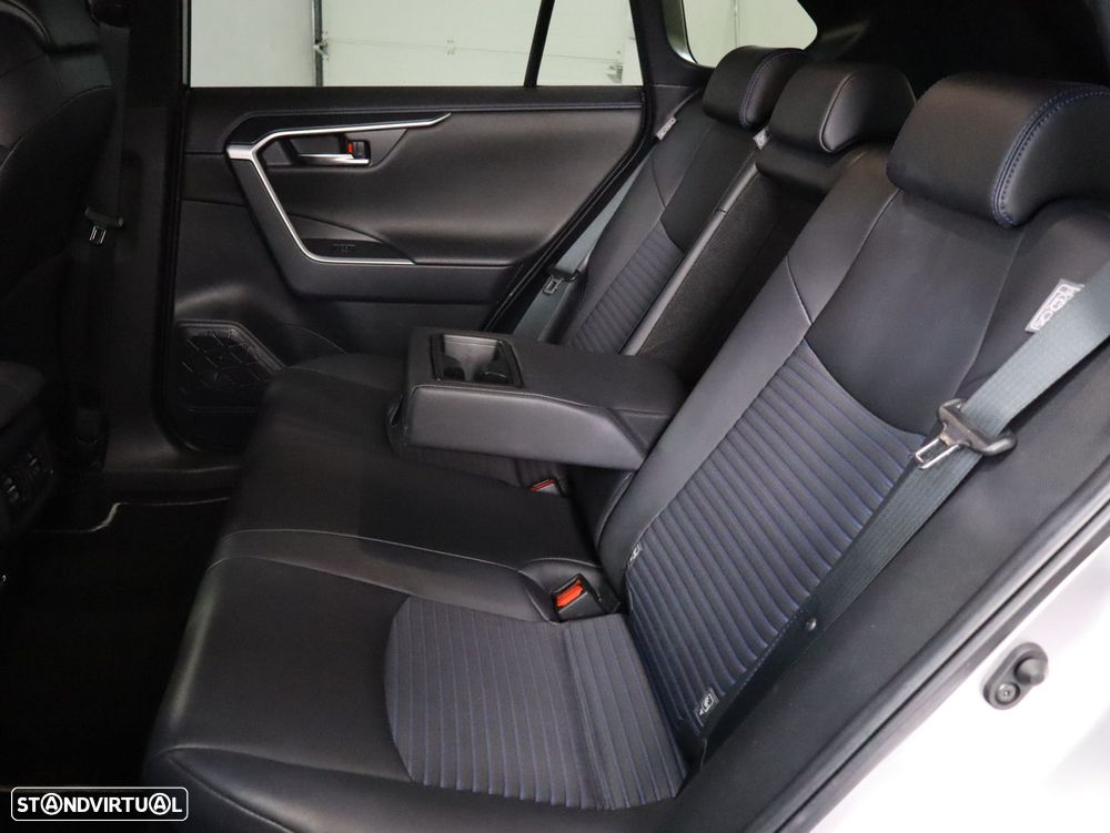 Toyota RAV4 2.5 HDF Comfort - 8