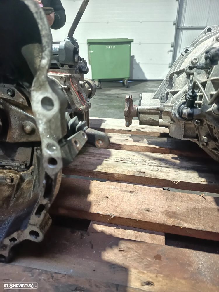 caixa velocidades Toyota Hiace motor 2L ano 2000 - 2