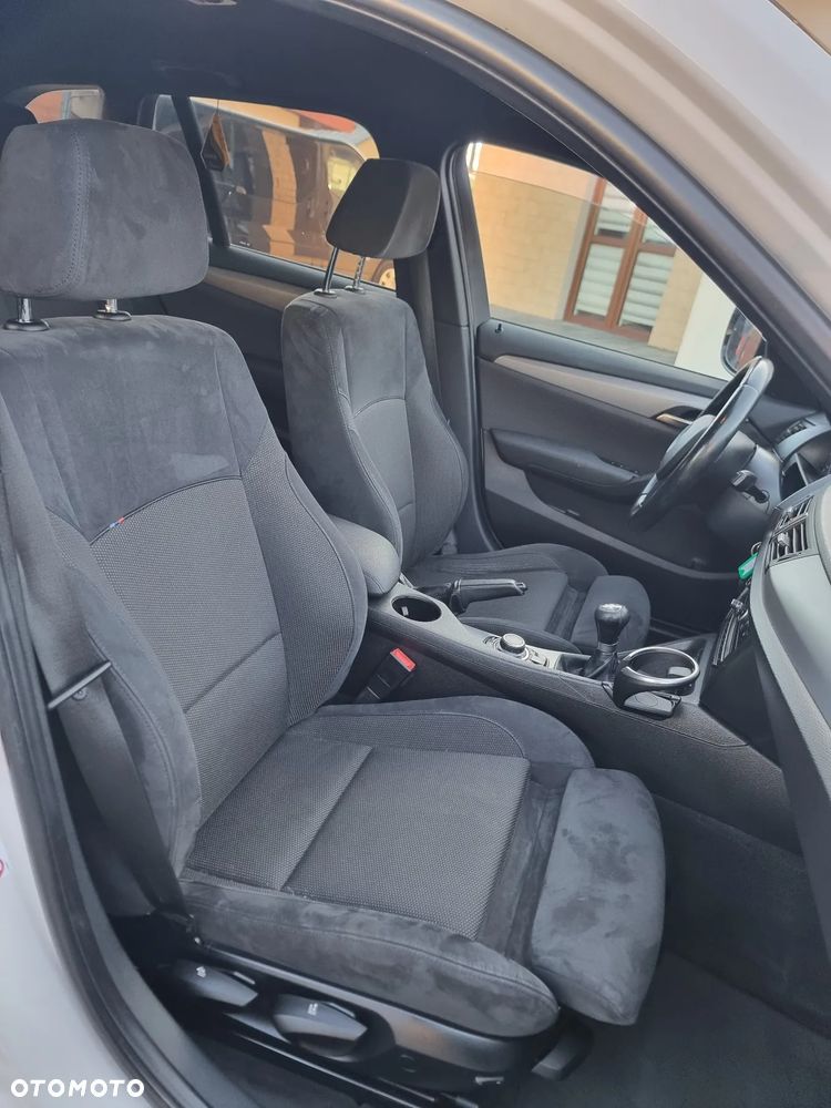 BMW X1 xDrive18d - 31