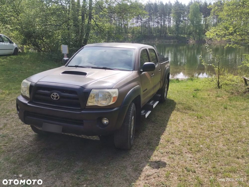 Toyota Tacoma - 11