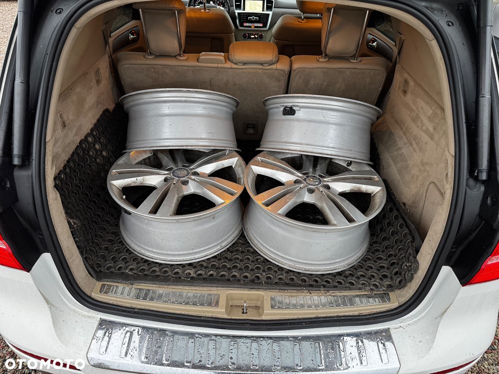 Mercedes-Benz ML 350 4MATIC (BlueEFFICIENCY) 7G-TRONIC - 27