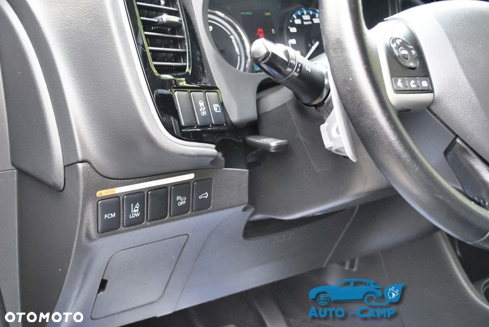 Mitsubishi Outlander Instyle NAVI + - 14