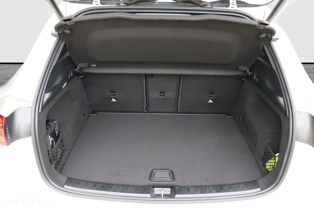 Mercedes-Benz GLA - 18