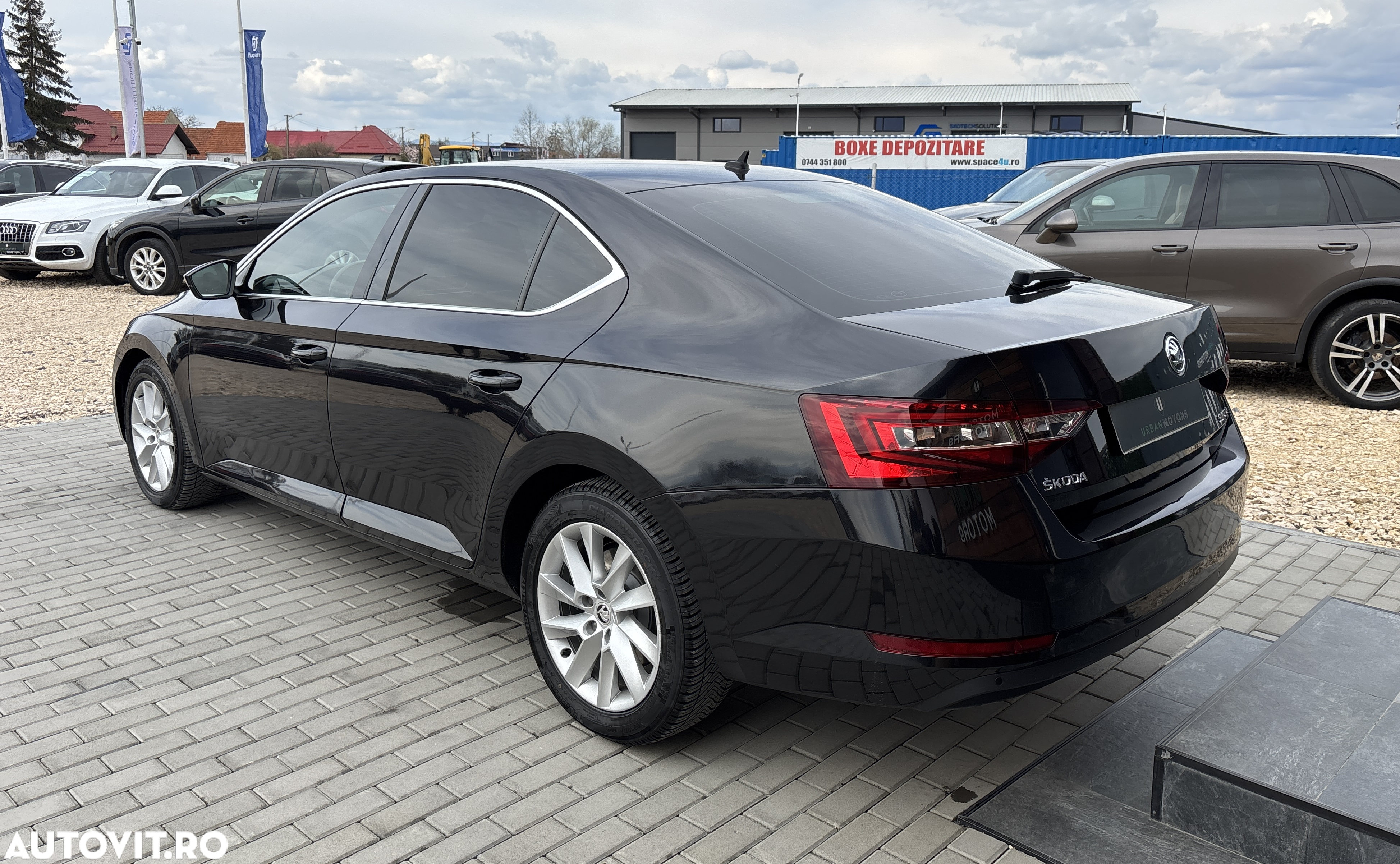 Skoda Superb 1.6 TDI DSG Style - 9