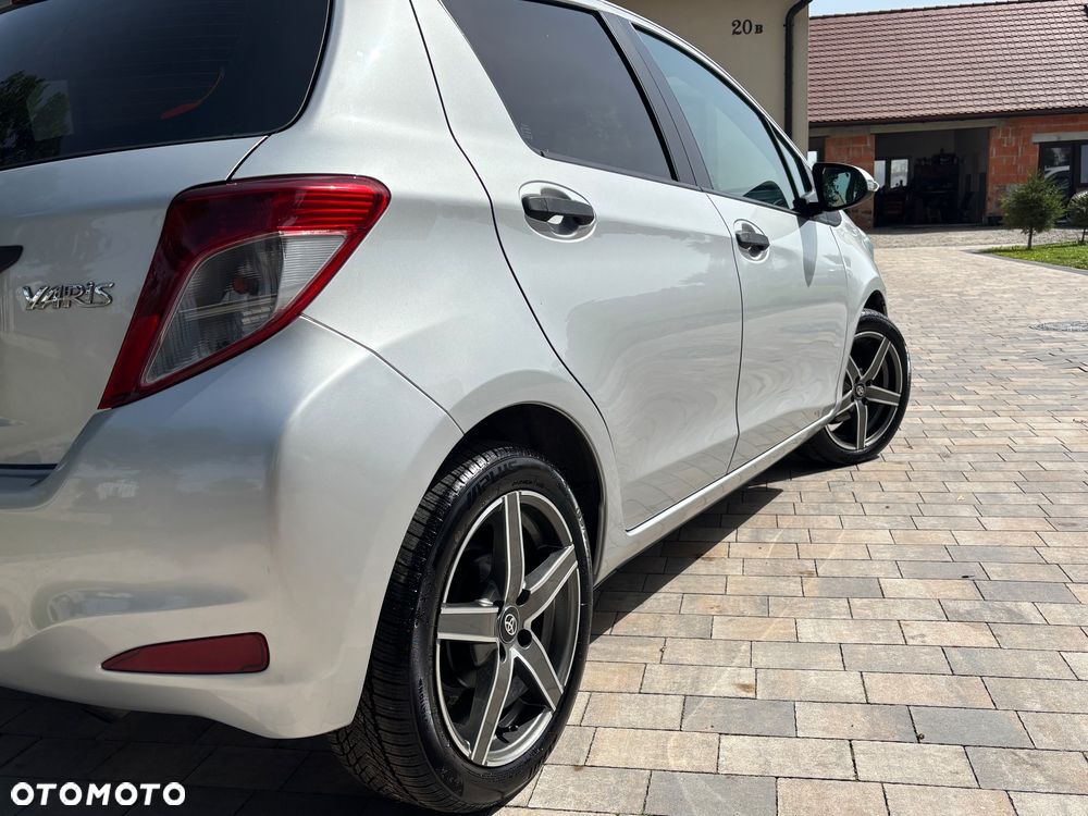 Toyota Yaris 1.4 D-4D Comfort - 11