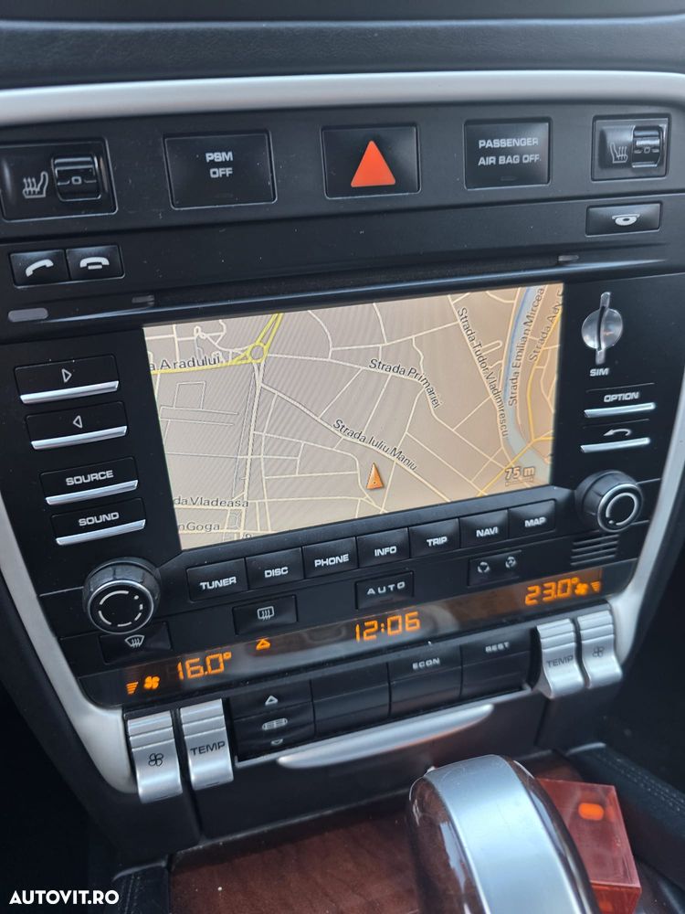 Porsche Cayenne - 10