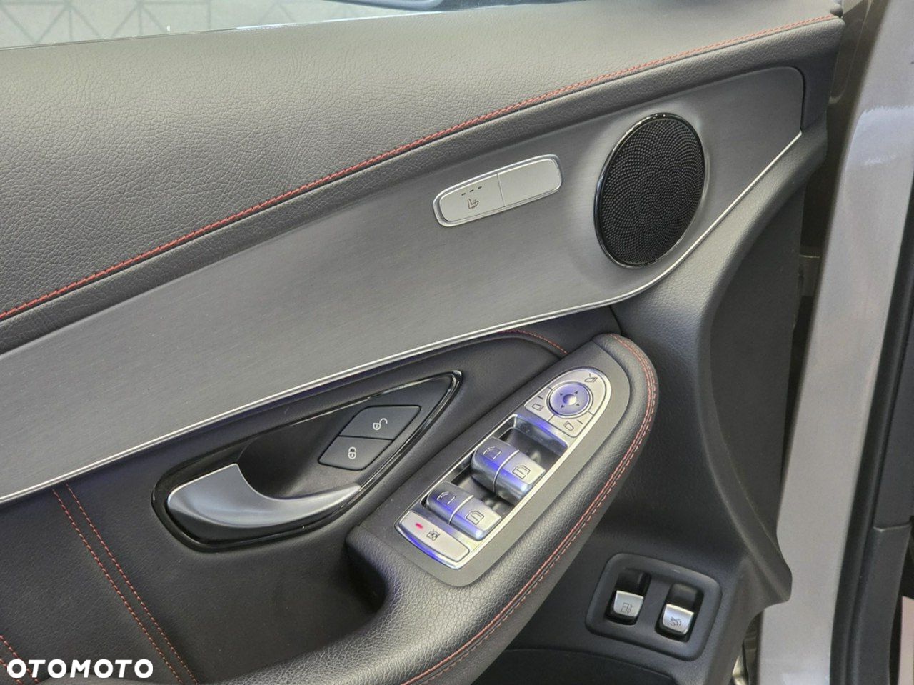 Mercedes-Benz GLC - 25