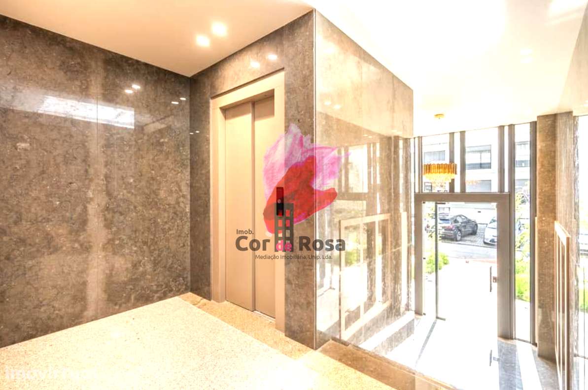 Apartamento T2 com Terraço (último piso) –... - Grande imagem: 2/16