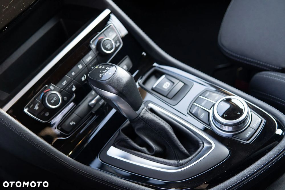 BMW Seria 2 218i Sport Line - 22