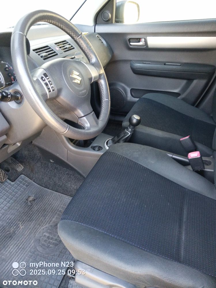 Suzuki Swift 1.3 JB Edition - 9