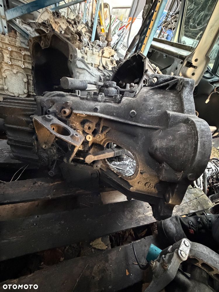 Skrzynia biegów Renault Mascott 3.0 DCI 09r 6S350 - 4