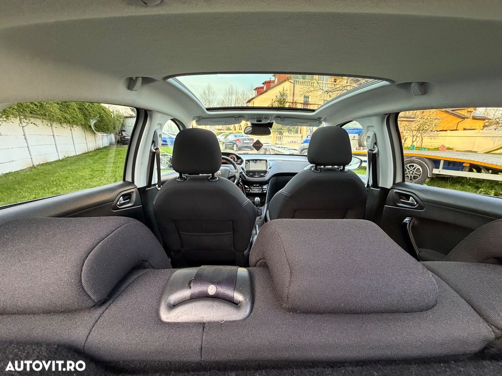 Peugeot 208 PureTech 82 Start & Stop Allure - 15