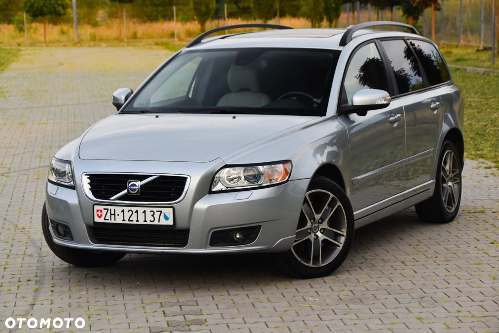Volvo V50 T5 AWD Summum - 2