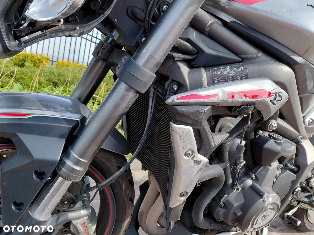 Triumph Street Triple - 17