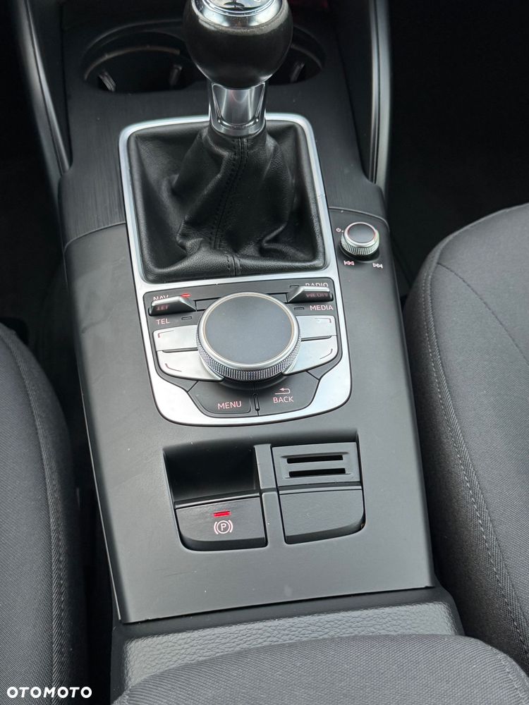 Audi A3 Sportback 1.6 TDI Attraction - 33