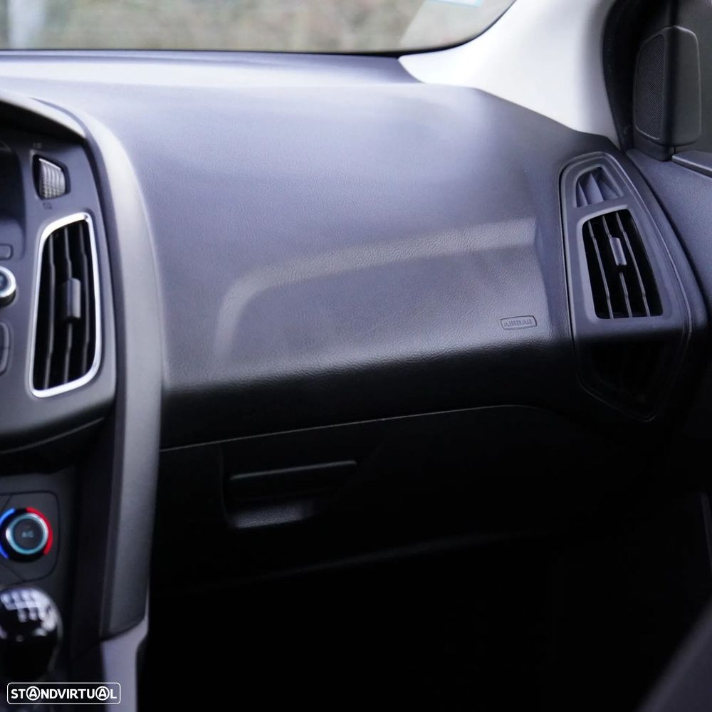 Ford Focus 1.0 EcoBoost Active - 16