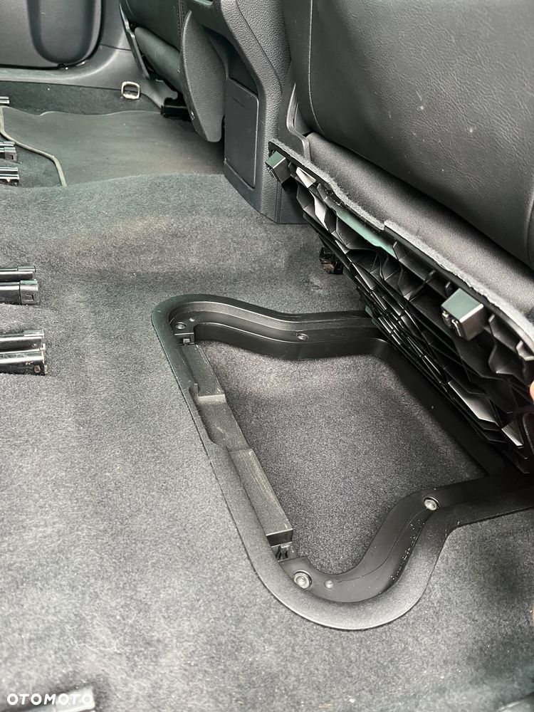 Volkswagen Sharan 2.0 TDI DSG BlueMotion Technology Comfortline - 21