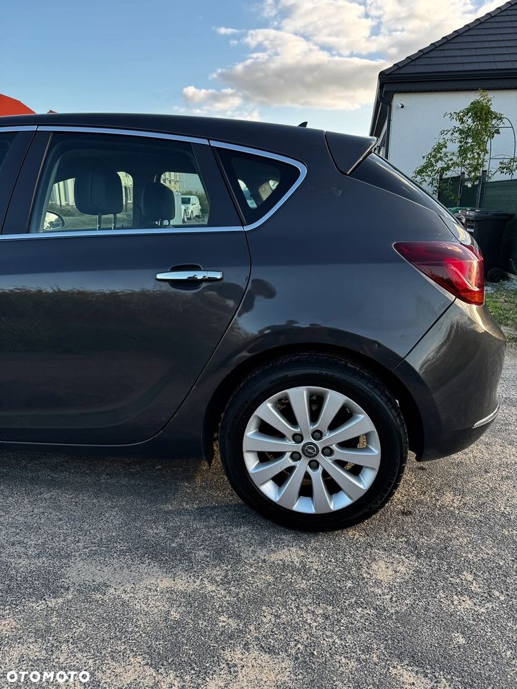 Opel Astra 2013 photo 4