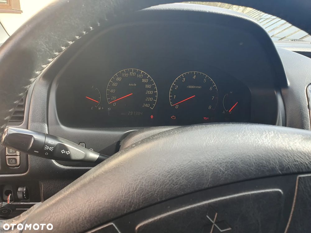 Mitsubishi Galant - 14