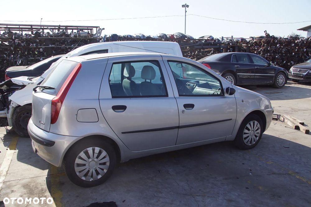 Auto na części - Fiat Punto II 1.2 8V 60 KM 188A4000 2003R Silnik Skrzynia Drzwi Maska Klapa Zderzak Błotnik Szyba Lusterko Deska Kokpit Sterownik Moduł Licznik Kierownica - 5