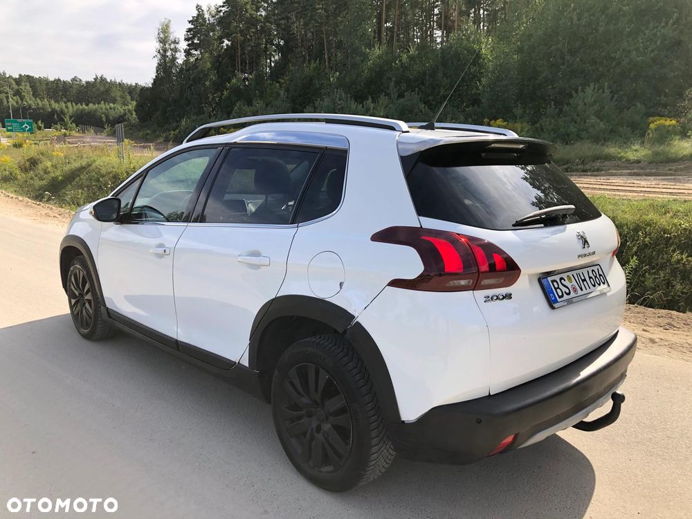 Peugeot 2008 1.6 BlueHDi Allure S&S - 4