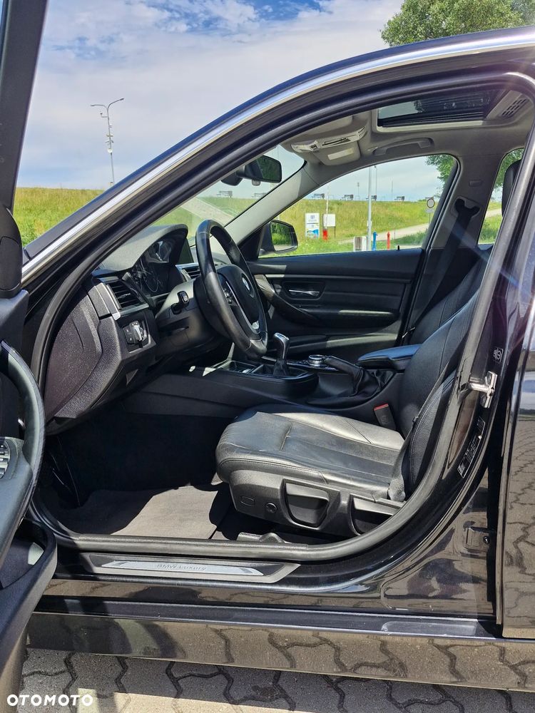 BMW Seria 3 318d Blue Performance Luxury Line - 20