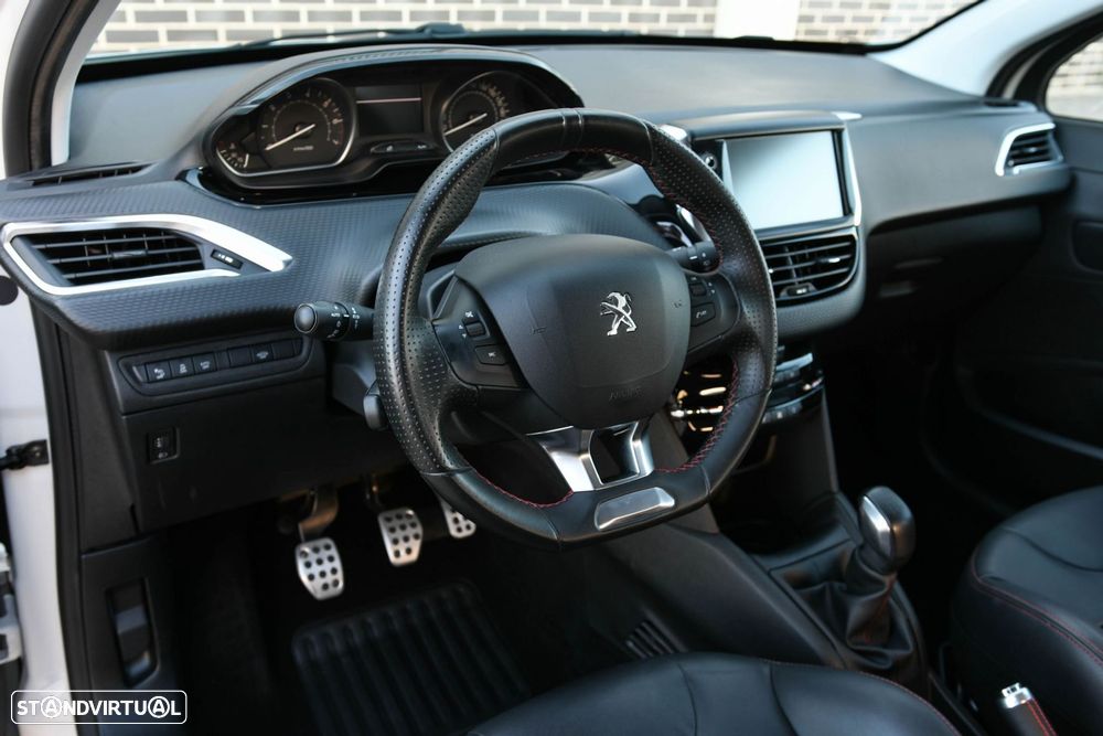 Peugeot 208 1.2 PureTech GT Line - 9