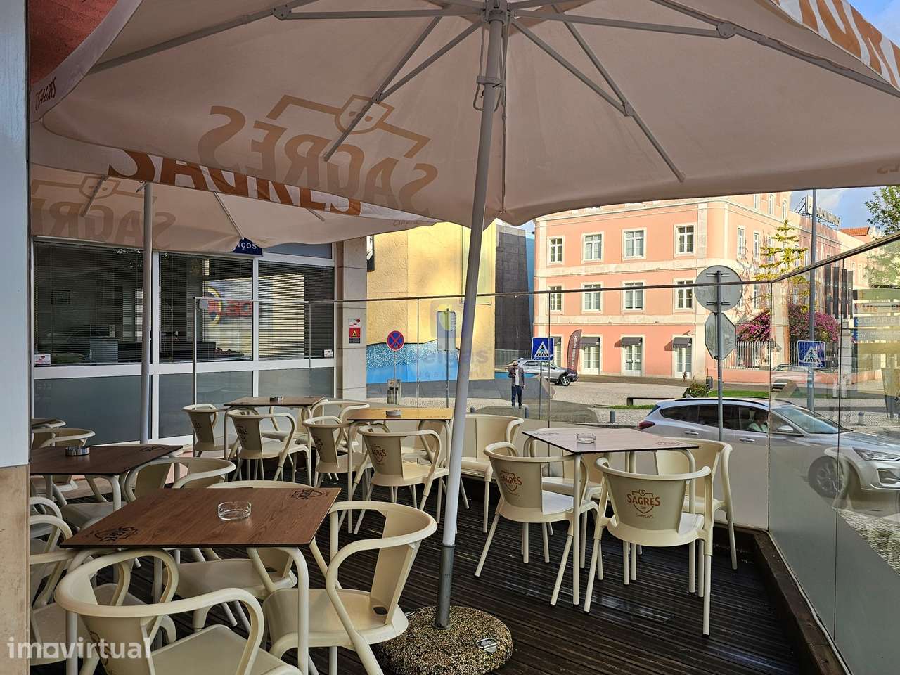 Trespasse: Café / Snak Bar pronto a funcionar c/ esplanada junto ao Pa - Grande imagem: 2/18