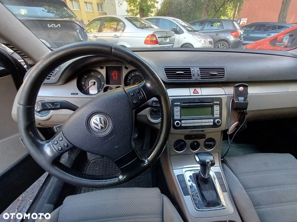 Volkswagen Passat 2.0 TDI Comfortline DSG - 8