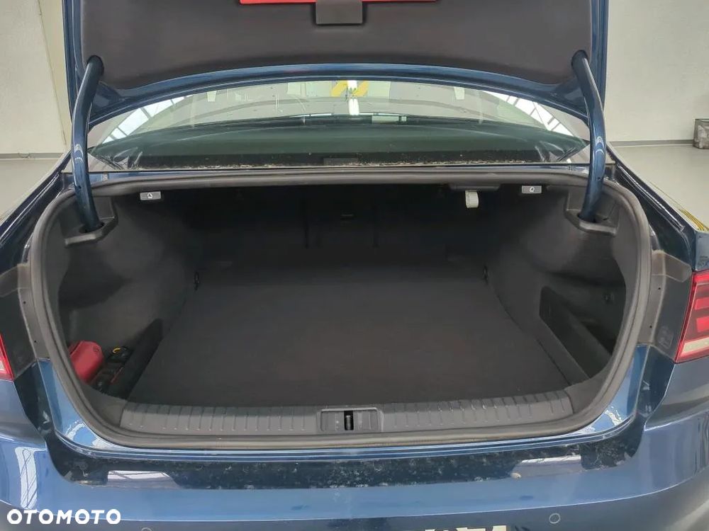 Volkswagen Passat 2.0 TDI EVO Business DSG - 10