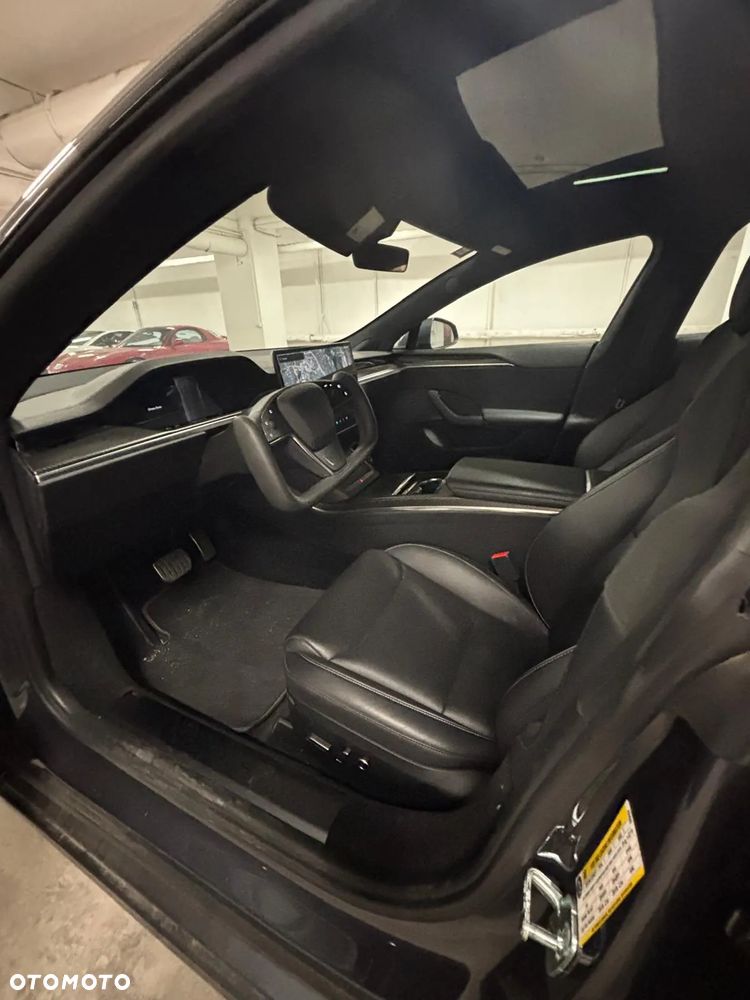 Tesla Model S Plaid - 8