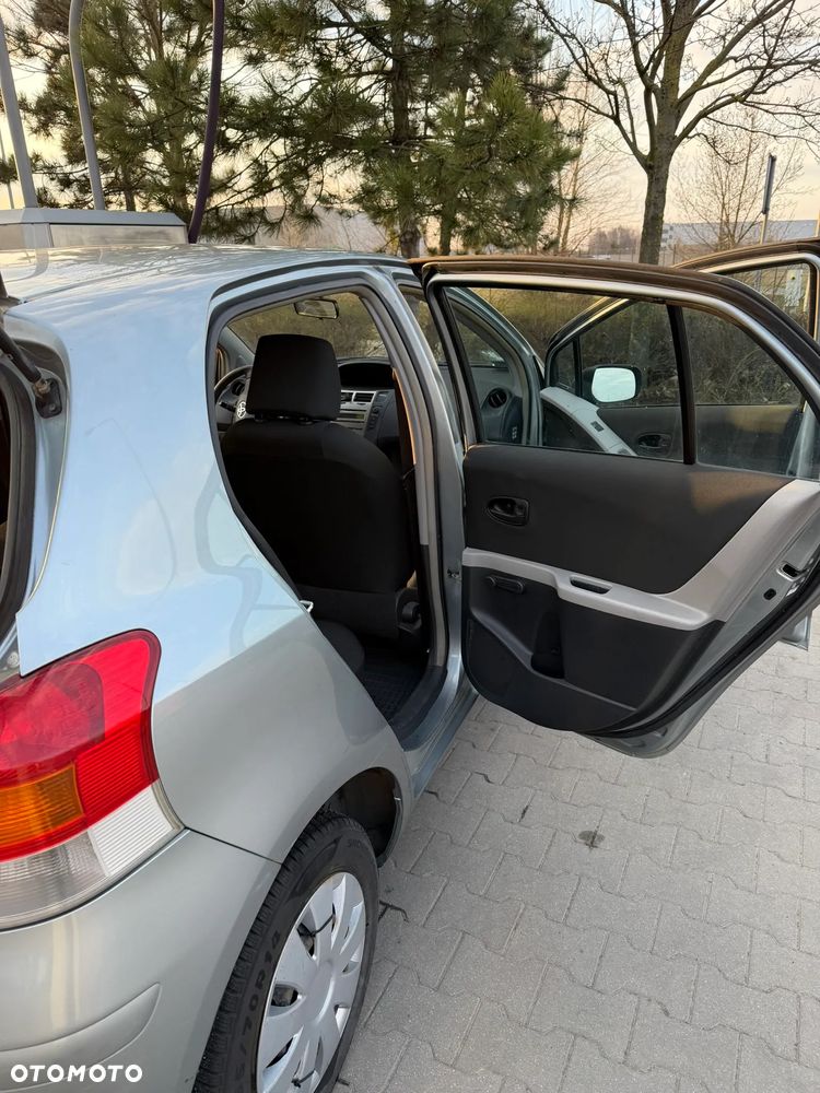 Toyota Yaris 1.0 Luna EU5 - 6