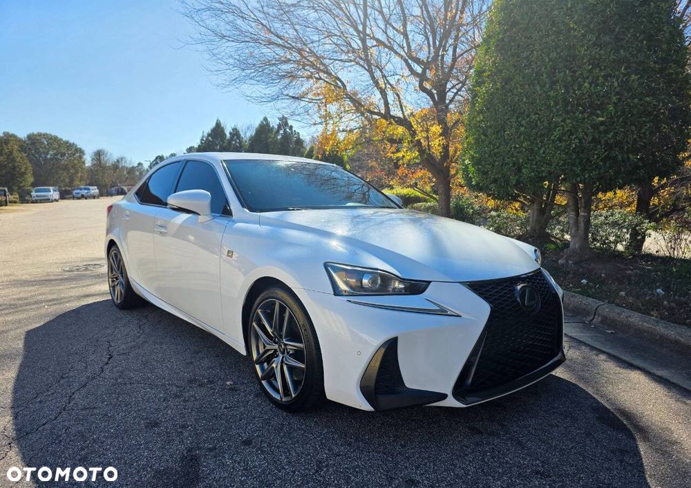 Lexus IS 200t / 300 F Sport - 2
