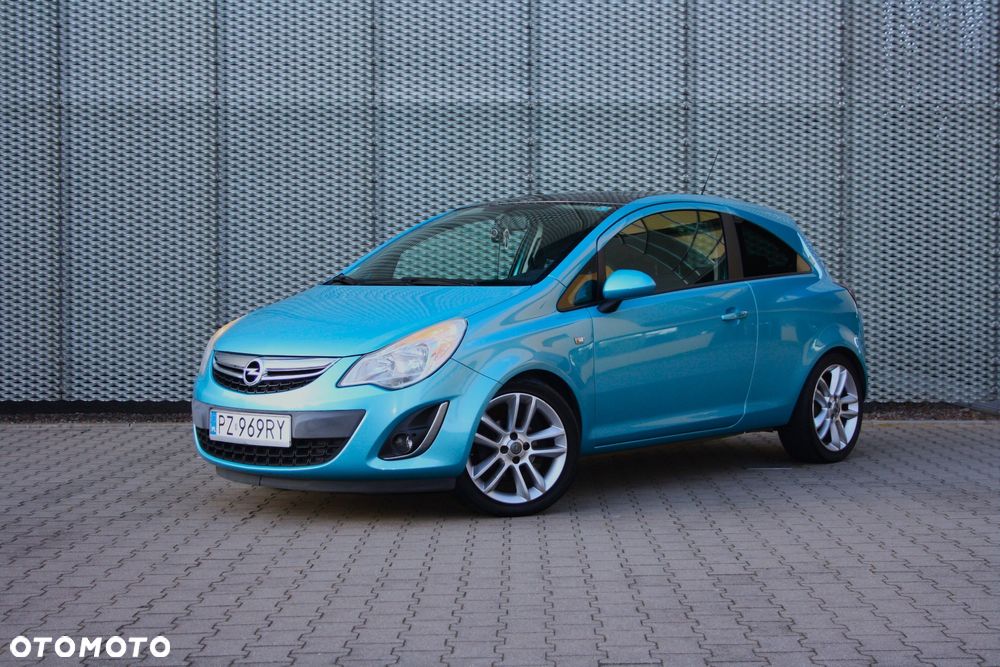 Opel Corsa 1.4 16V Color Edition - 1