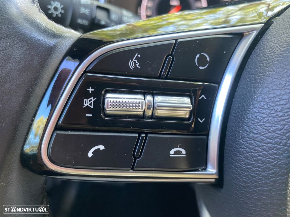 Kia XCeed 1.6 CRDi Tech+SRF - 30